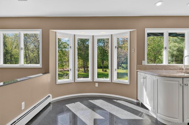 18 Millbank Road, Poughkeepsie, NY 12603