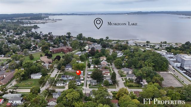 1465 Barclay Street, Muskegon, MI 49441
