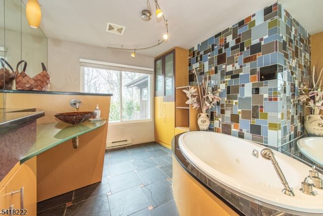 3 Davids Ln, Hillsborough Twp., NJ 08844