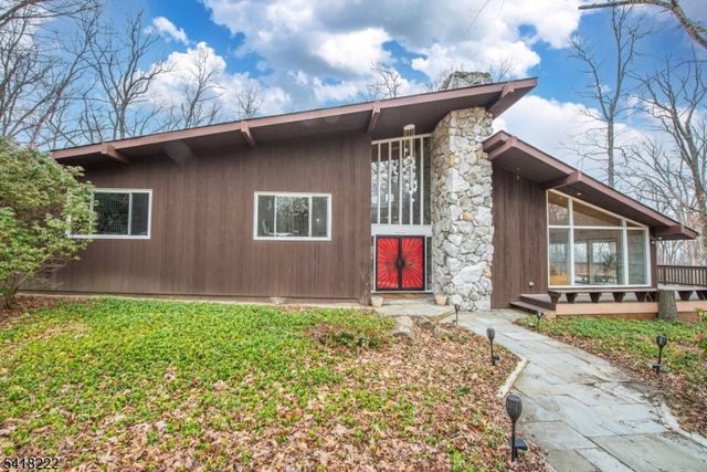 3 Davids Ln, Hillsborough Twp., NJ 08844