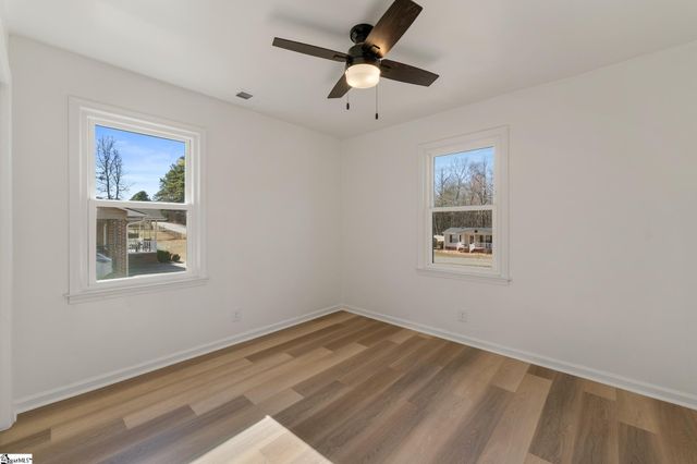 112 Camelot Drive, Belton, SC 29627