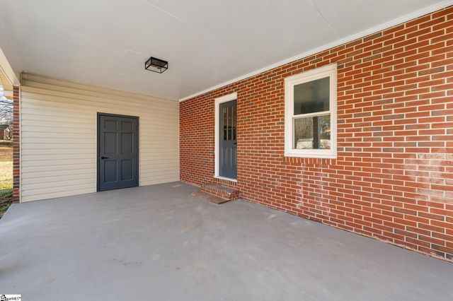 112 Camelot Drive, Belton, SC 29627