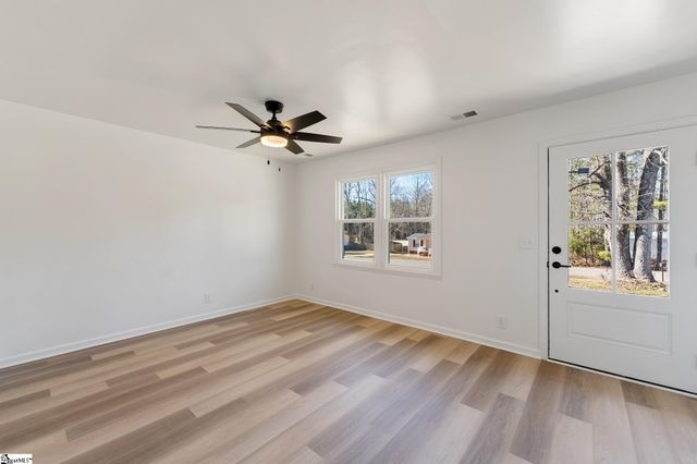 112 Camelot Drive, Belton, SC 29627