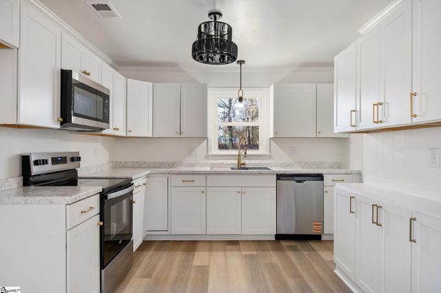 112 Camelot Drive, Belton, SC 29627