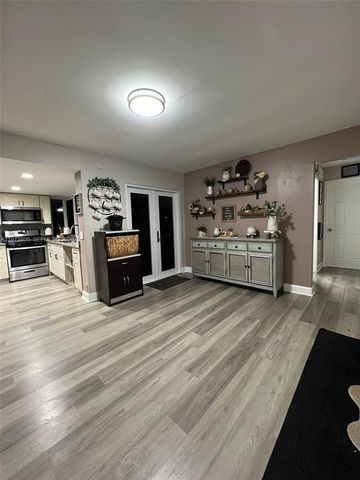 11421 NW 30th Pl, Sunrise, FL 33323