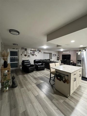 11421 NW 30th Pl, Sunrise, FL 33323