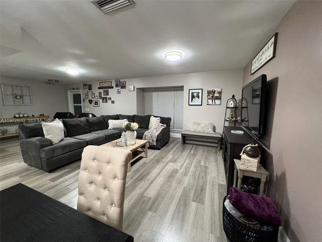 11421 NW 30th Pl, Sunrise, FL 33323