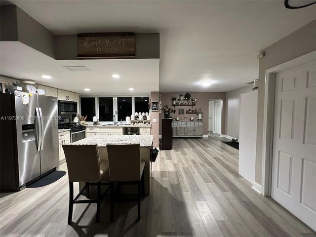 11421 NW 30th Pl, Sunrise, FL 33323