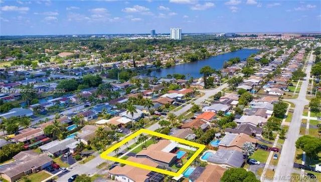 11421 NW 30th Pl, Sunrise, FL 33323