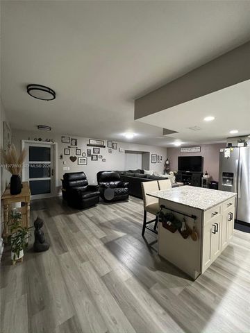 11421 NW 30th Pl, Sunrise, FL 33323