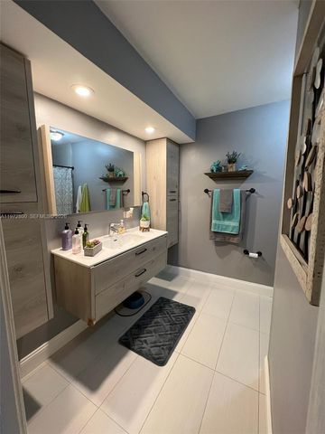 11421 NW 30th Pl, Sunrise, FL 33323