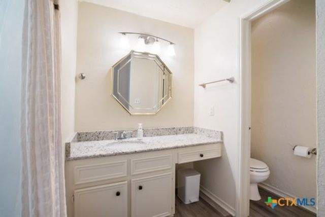 1005 N Lbj Drive B1, San Marcos, TX 78666