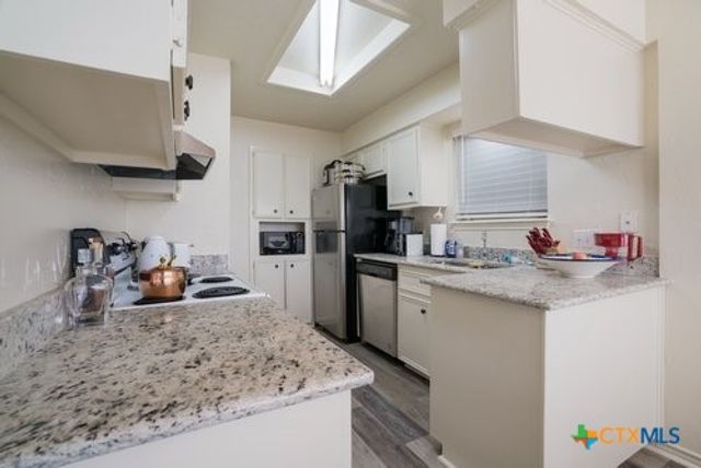 1005 N Lbj Drive B1, San Marcos, TX 78666