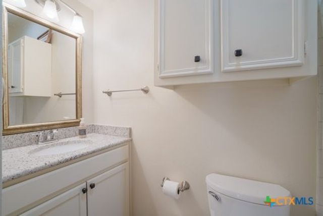 1005 N Lbj Drive B1, San Marcos, TX 78666