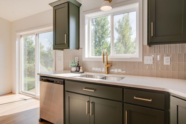 6093 Martin Lane W, West Fargo, ND 58078