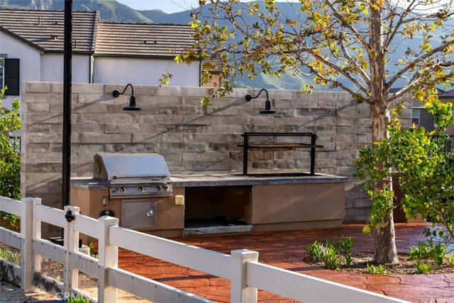 521 N Santa Paula, Santa Paula, CA 93060