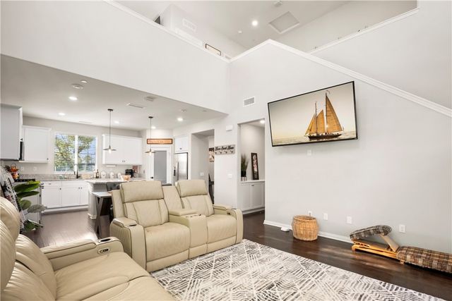 521 N Santa Paula, Santa Paula, CA 93060