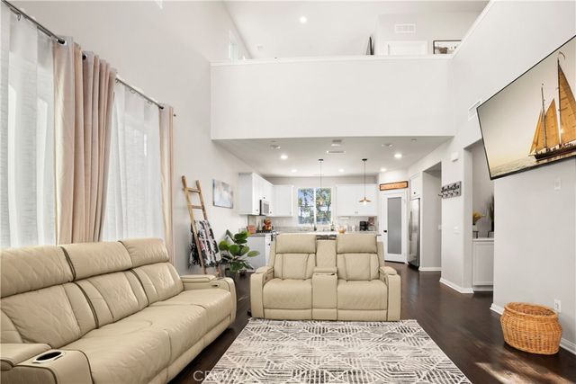 521 N Santa Paula, Santa Paula, CA 93060