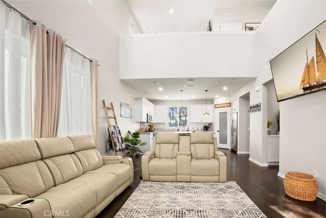 521 N Santa Paula, Santa Paula, CA 93060