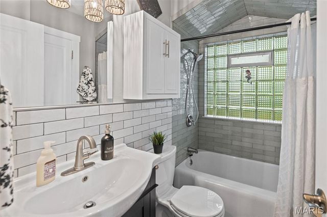 1310 Lanvale Drive, Webster Groves, MO 63119