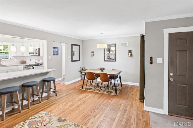 1310 Lanvale Drive, Webster Groves, MO 63119