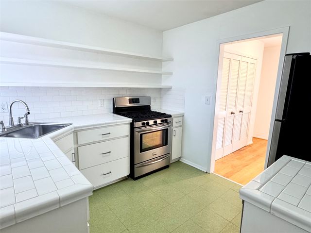 6126 Tremont Street, Dallas, TX 75214