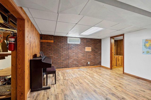 1934 DEBRA LANE, Green Bay, WI 54302