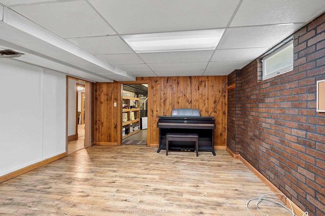 1934 DEBRA LANE, Green Bay, WI 54302