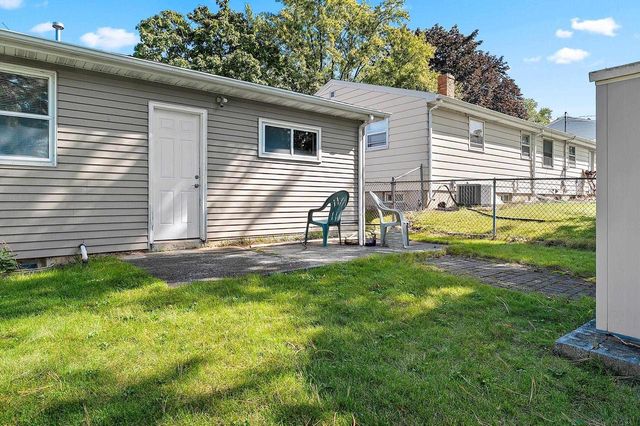 1934 DEBRA LANE, Green Bay, WI 54302