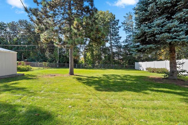 1934 DEBRA LANE, Green Bay, WI 54302
