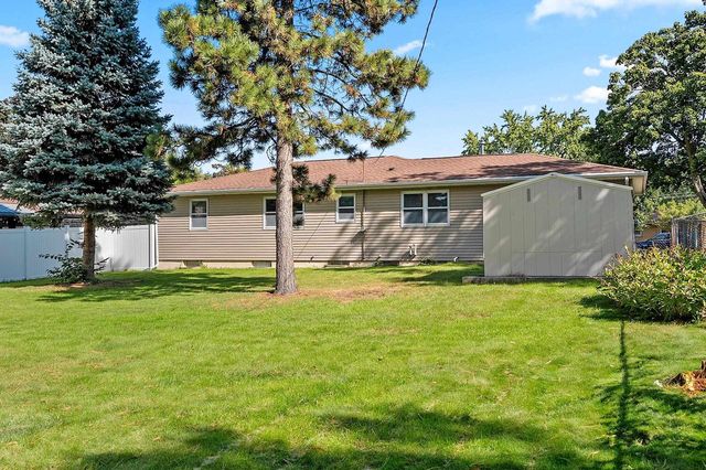 1934 DEBRA LANE, Green Bay, WI 54302