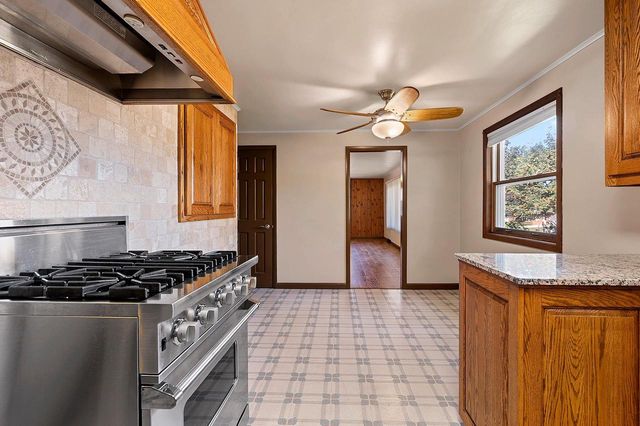 1934 DEBRA LANE, Green Bay, WI 54302