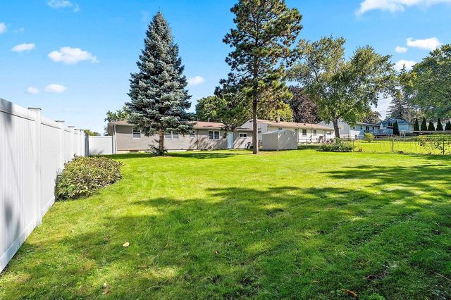 1934 DEBRA LANE, Green Bay, WI 54302