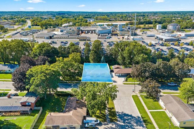 1934 DEBRA LANE, Green Bay, WI 54302