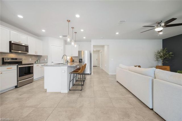 10882 Firebush CIR, North Fort Myers, FL 33917