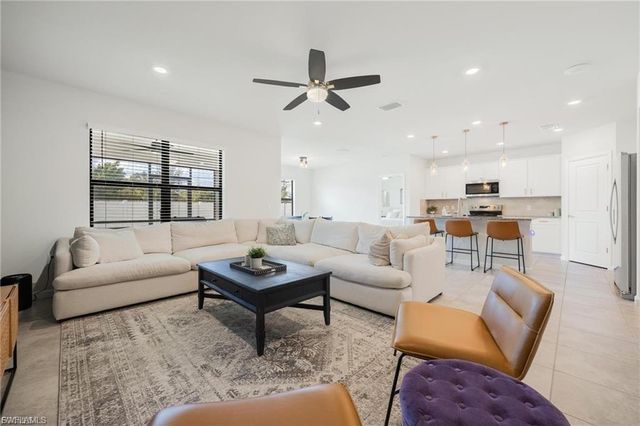 10882 Firebush CIR, North Fort Myers, FL 33917