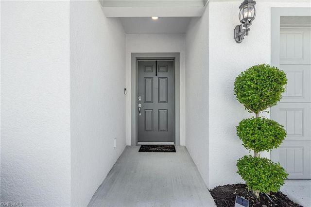 10882 Firebush CIR, North Fort Myers, FL 33917