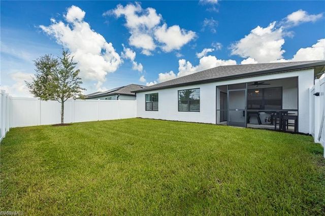 10882 Firebush CIR, North Fort Myers, FL 33917