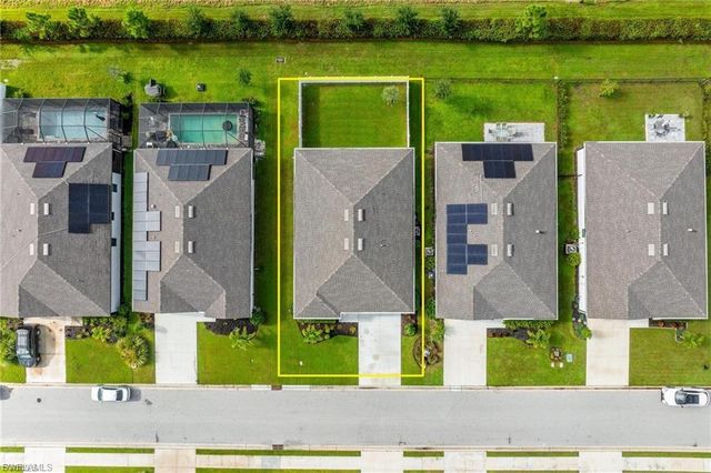 10882 Firebush CIR, North Fort Myers, FL 33917