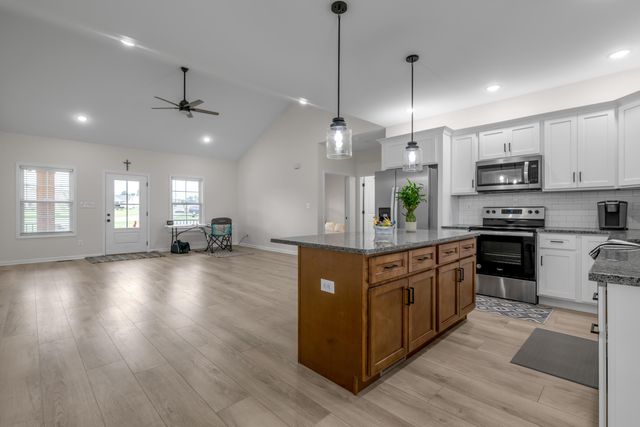 1082 Johns Way, Lawrenceburg, KY 40342