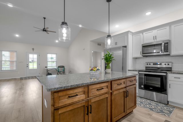 1082 Johns Way, Lawrenceburg, KY 40342