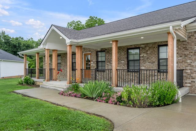 1082 Johns Way, Lawrenceburg, KY 40342