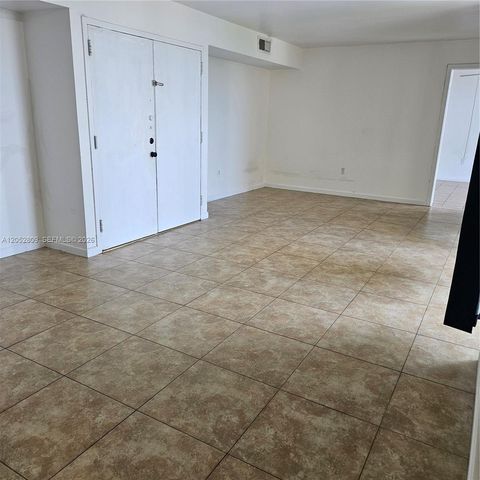 11790 SW 18th St 519-3, Miami, FL 33175