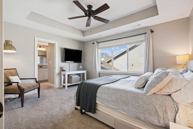 876 S 93rd Street, West Des Moines, IA 50266