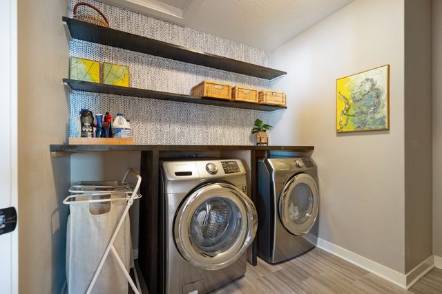 876 S 93rd Street, West Des Moines, IA 50266