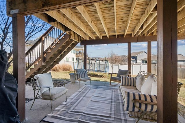 876 S 93rd Street, West Des Moines, IA 50266