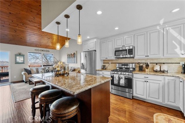 1430 Sequoia, Lake Arrowhead, CA 92352