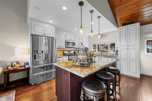 1430 Sequoia, Lake Arrowhead, CA 92352