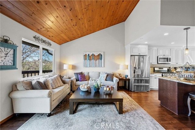 1430 Sequoia, Lake Arrowhead, CA 92352