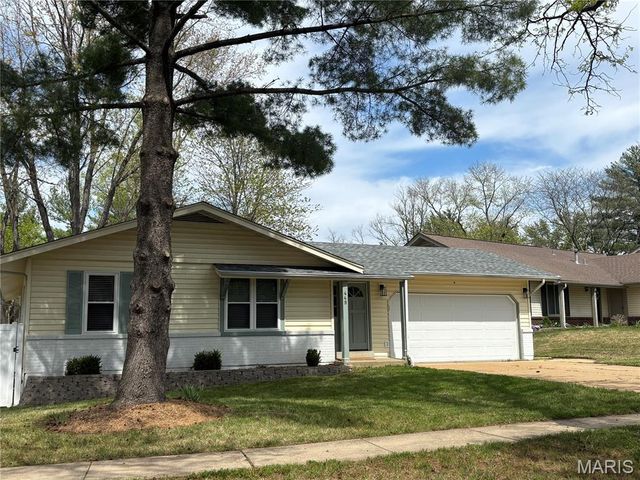 449 Madrina Court, Ballwin, MO 63021